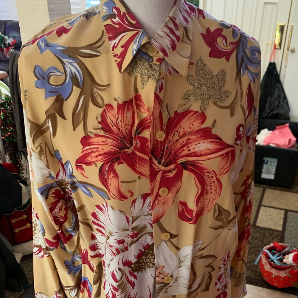 Mondi floral top